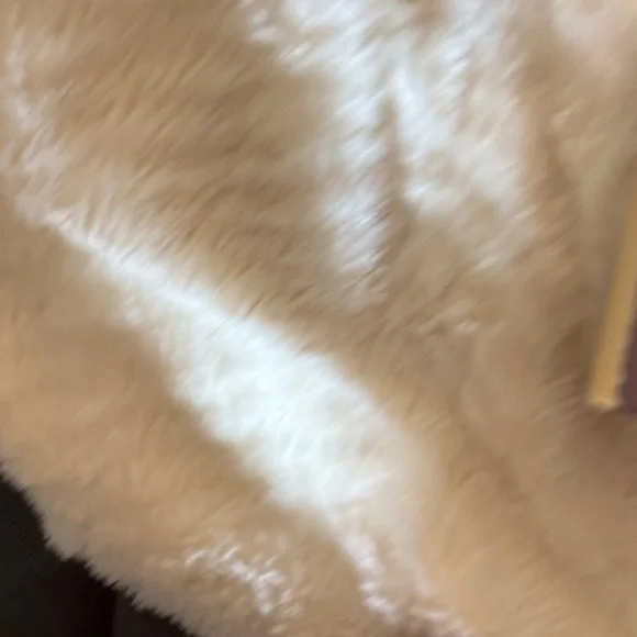 Kenneth Jay Lane & Avon Ram Head Cuff Bracelet - BRAND NEW IN BOX - Picture 5 of 7